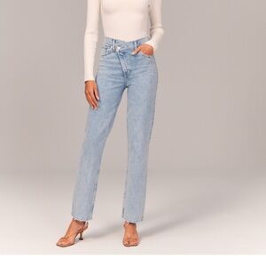 Abercrombie and Fitch the 90’s Relaxed Jean High Rise